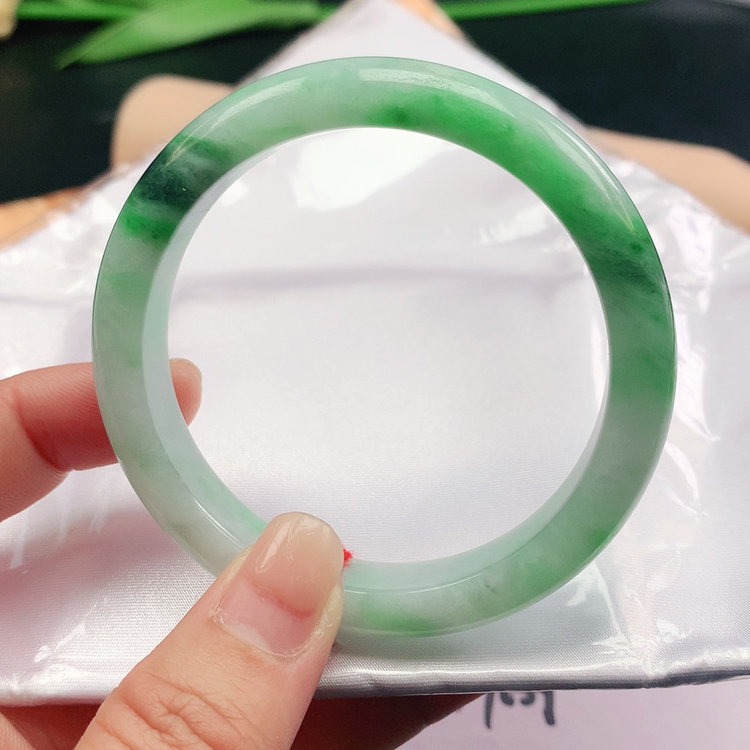 翡翠手镯未镶嵌55圈2355
