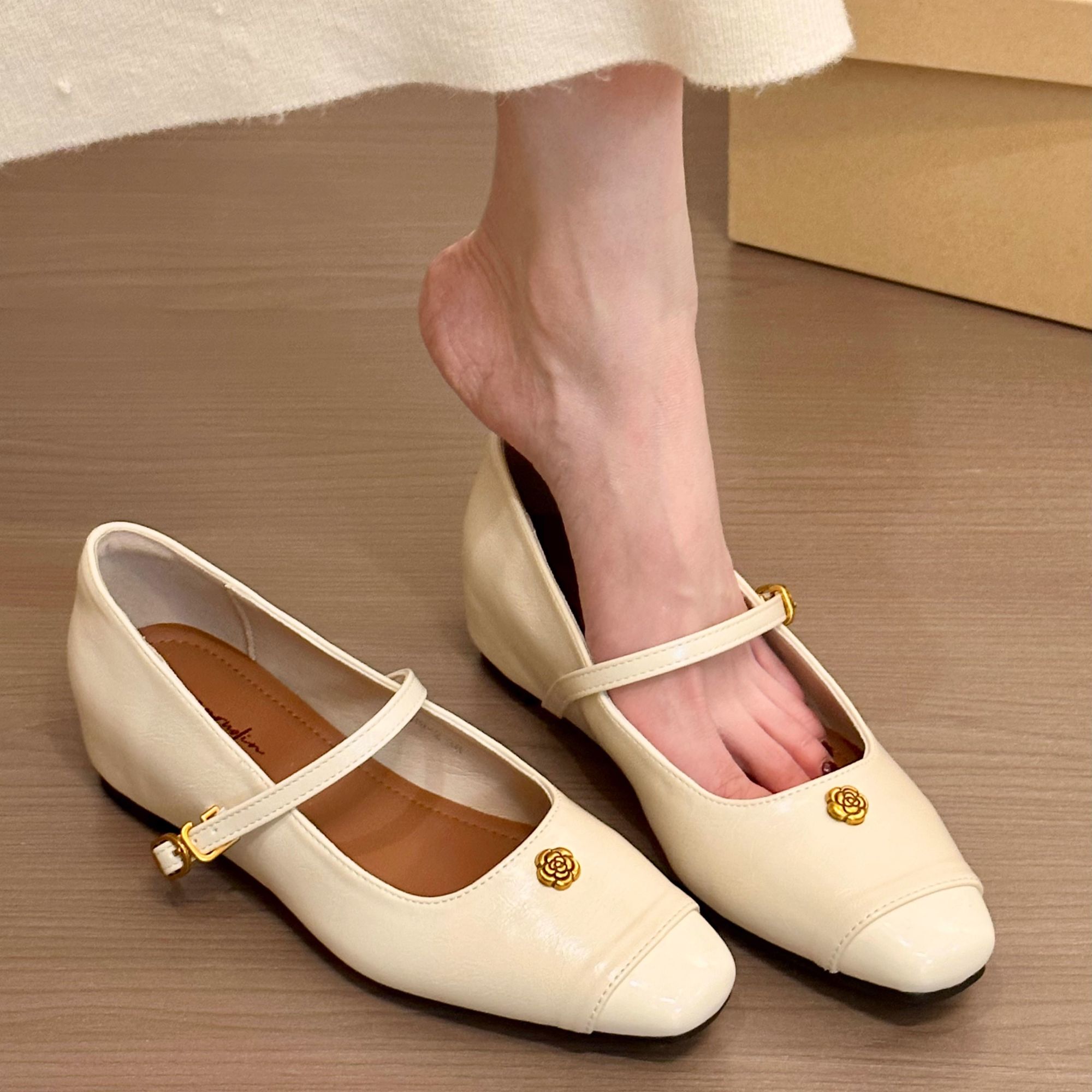 法式新款超火复古山茶花方头内增高玛丽珍鞋女春2025通勤单鞋