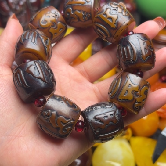 琥珀手串未镶嵌蜜蜡