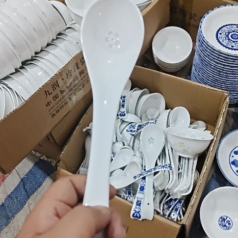 瓷玲珑白色大勺一个微瑕疵