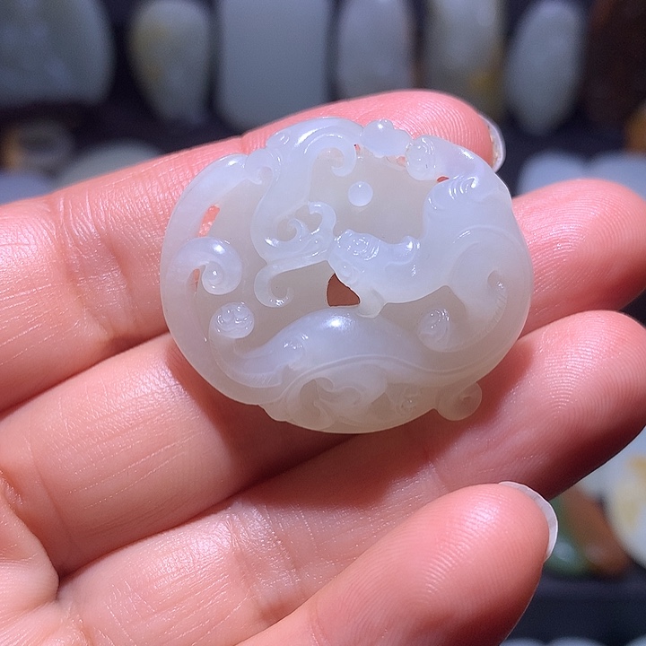 和田玉（糖玉）颈饰未镶嵌小*鼠