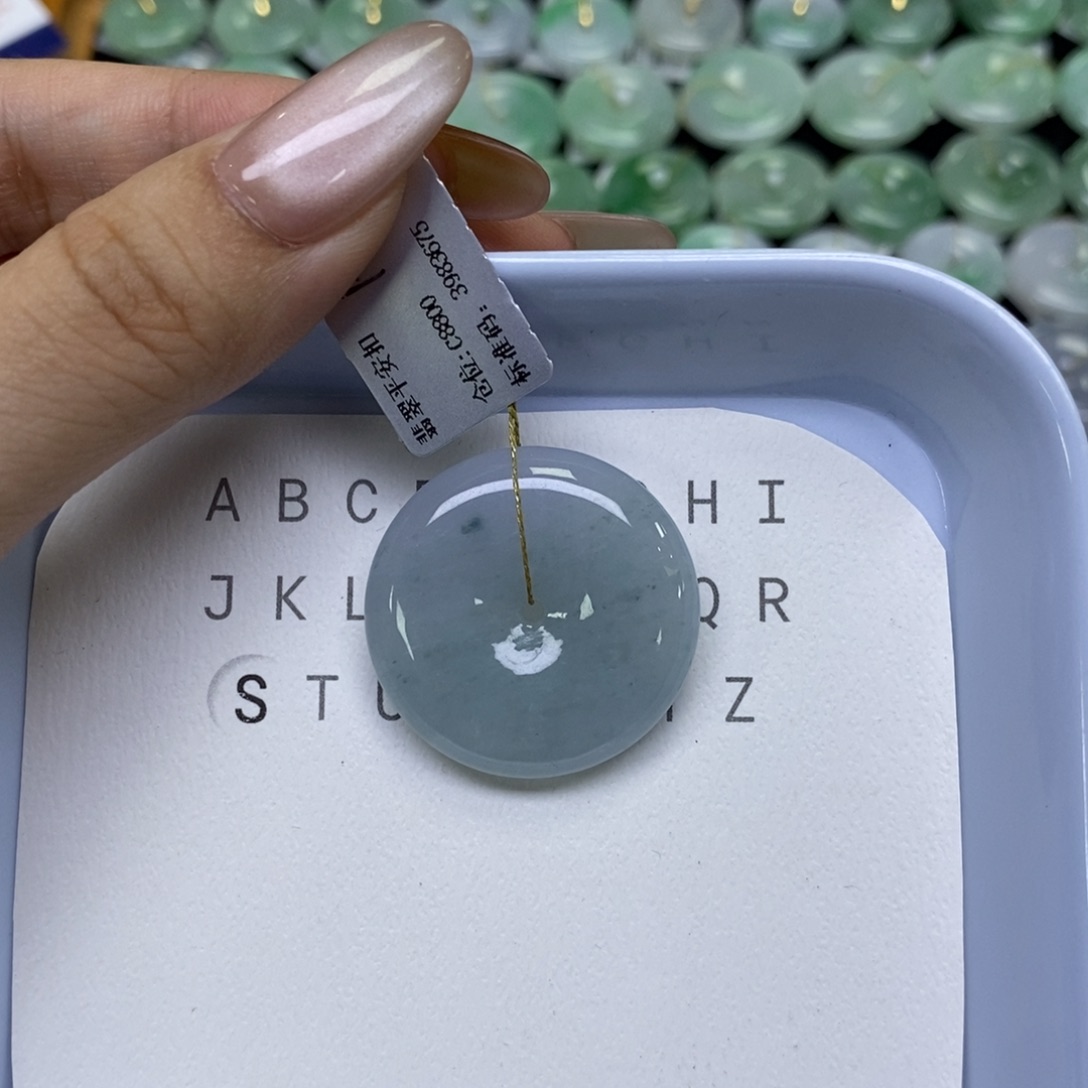 颈饰未镶嵌翡翠平安扣