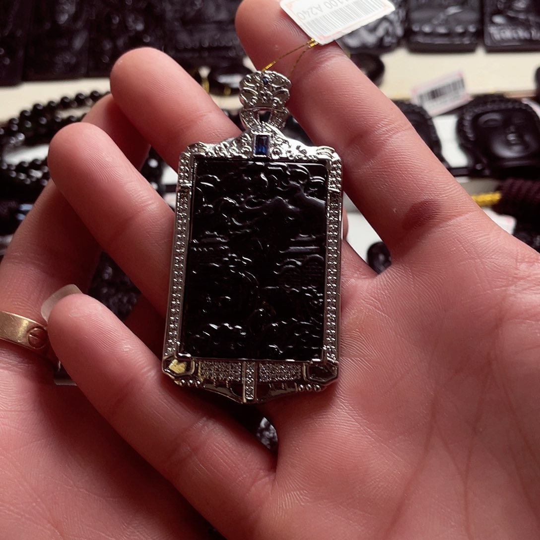 颈饰未镶嵌翡翠天然缅科a货 钢琴黑 山水