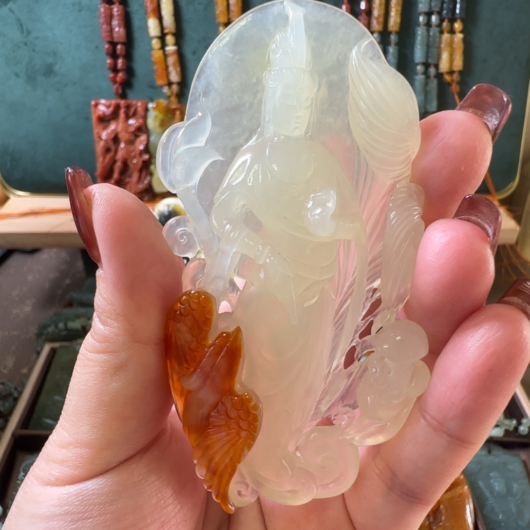 蛇纹石玉颈饰合金雷****事