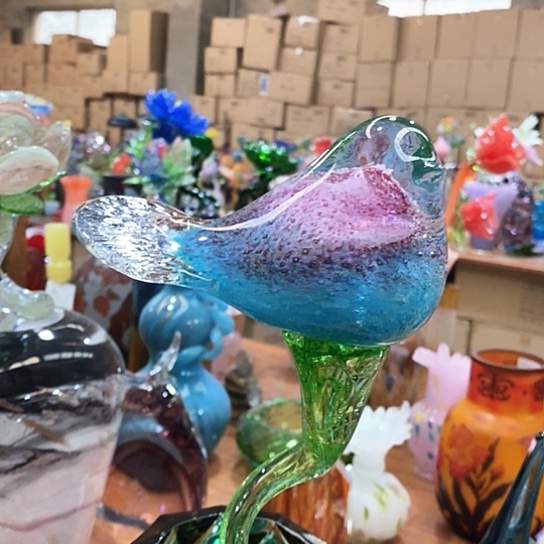 琉璃花瓶高45厘米宽9厘米