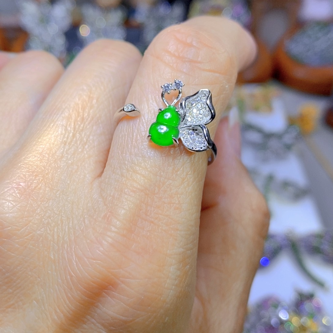 翡翠颈饰银S925镶嵌天然翡翠