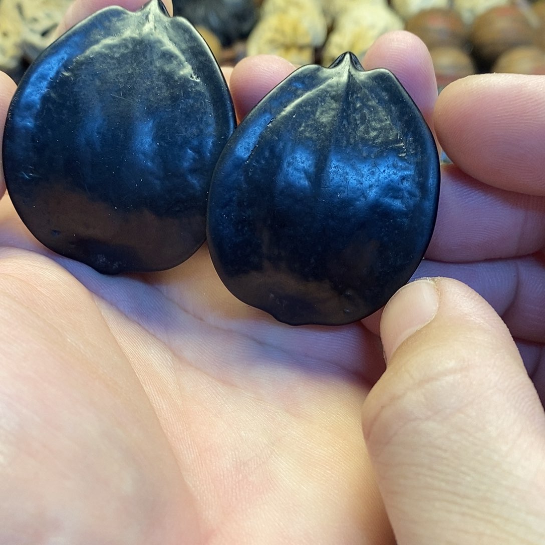 吊坠橄榄核大黑三角橄榄核