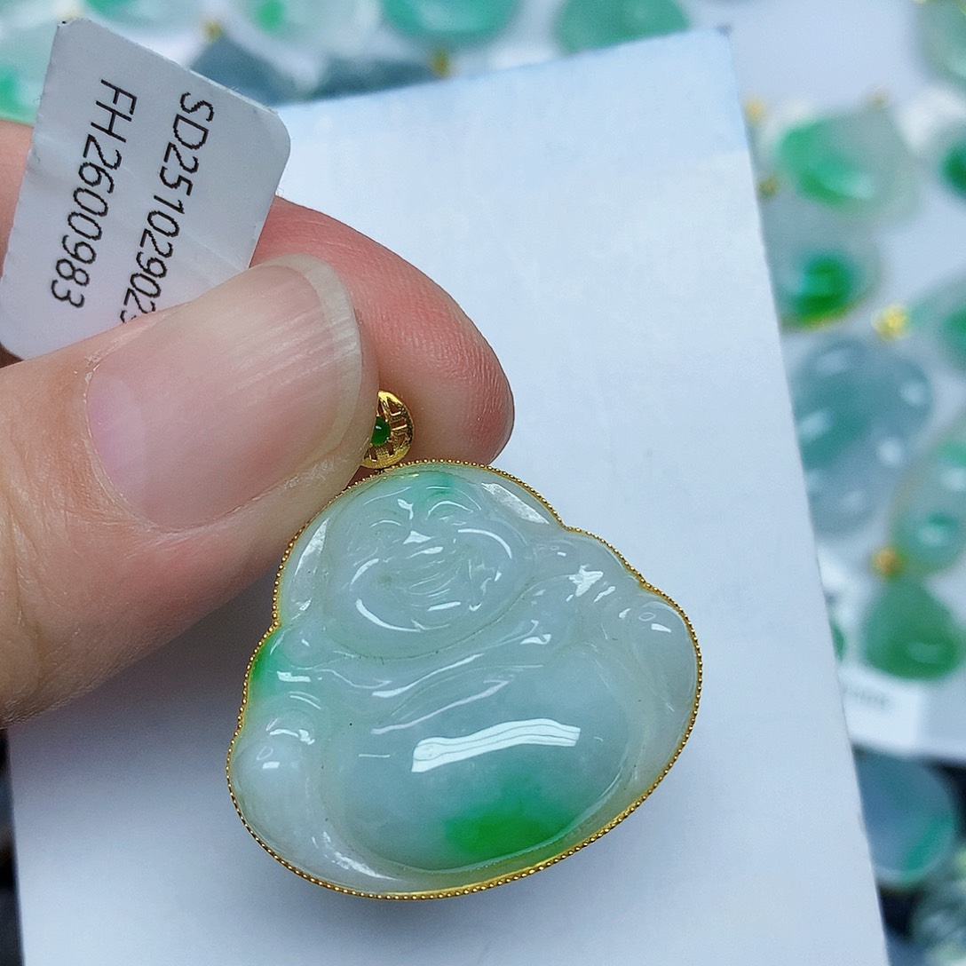 翡翠18K金镶嵌颈饰4567788