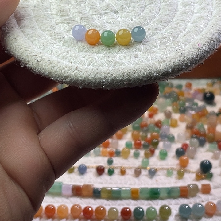 翡翠散珠未镶嵌定制翡翠卡6+，一组