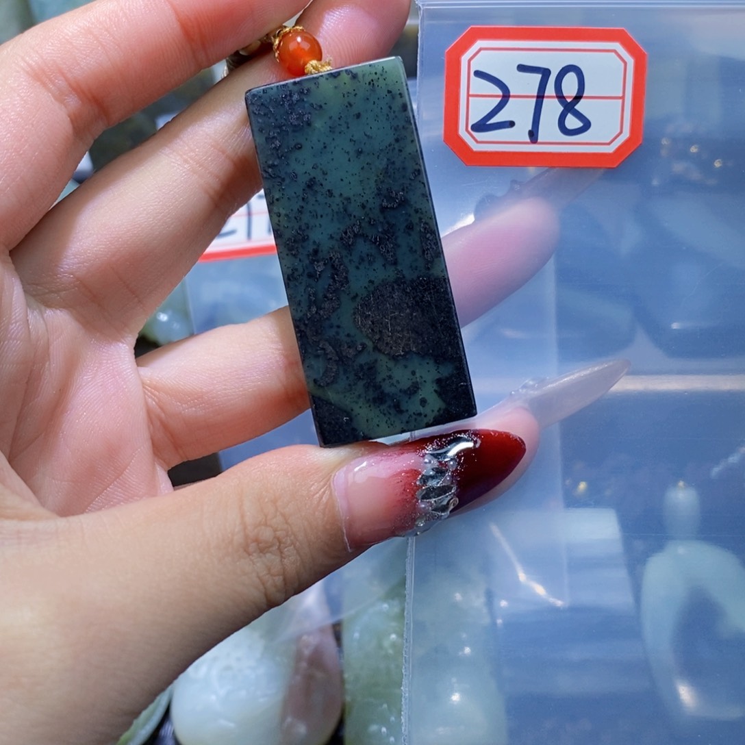 和田玉和田玉边角料随机发未镶嵌