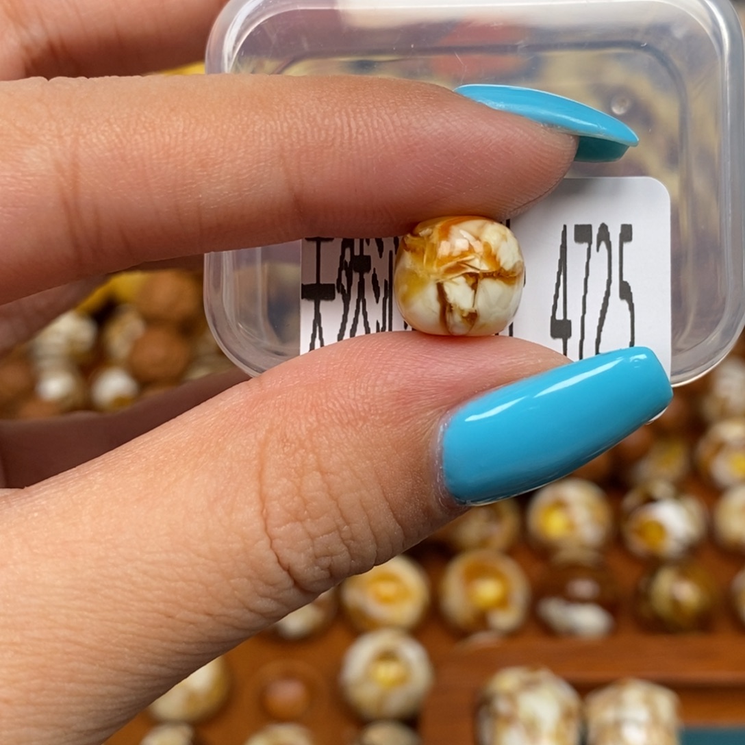 蜜蜡未镶嵌珠宝奇石4725