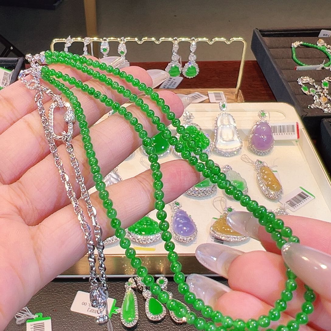 翡翠18K金镶嵌项链翡翠