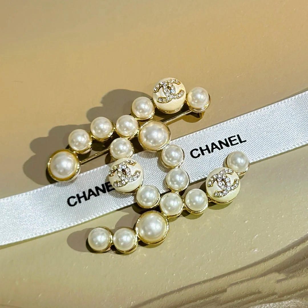 未使用 Chanel/香奈儿 百搭款双 c 满足珍珠胸针 22S/AX0337