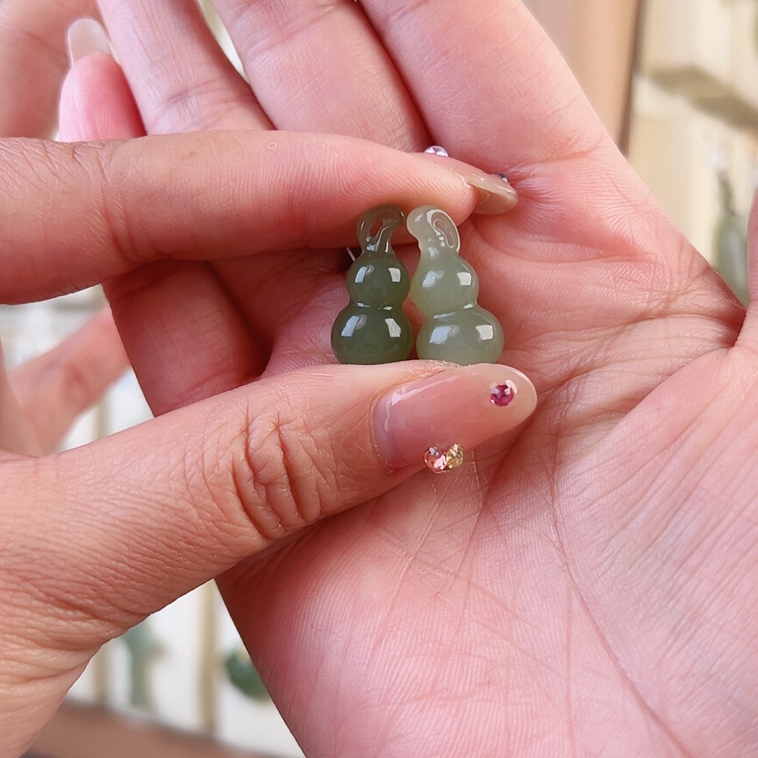 一****和田玉未镶嵌颈饰