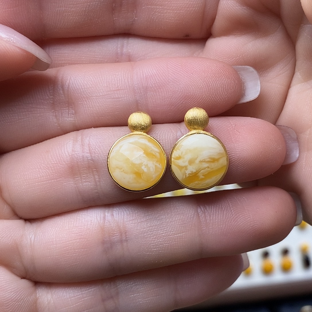 琥珀未镶嵌裸石成品