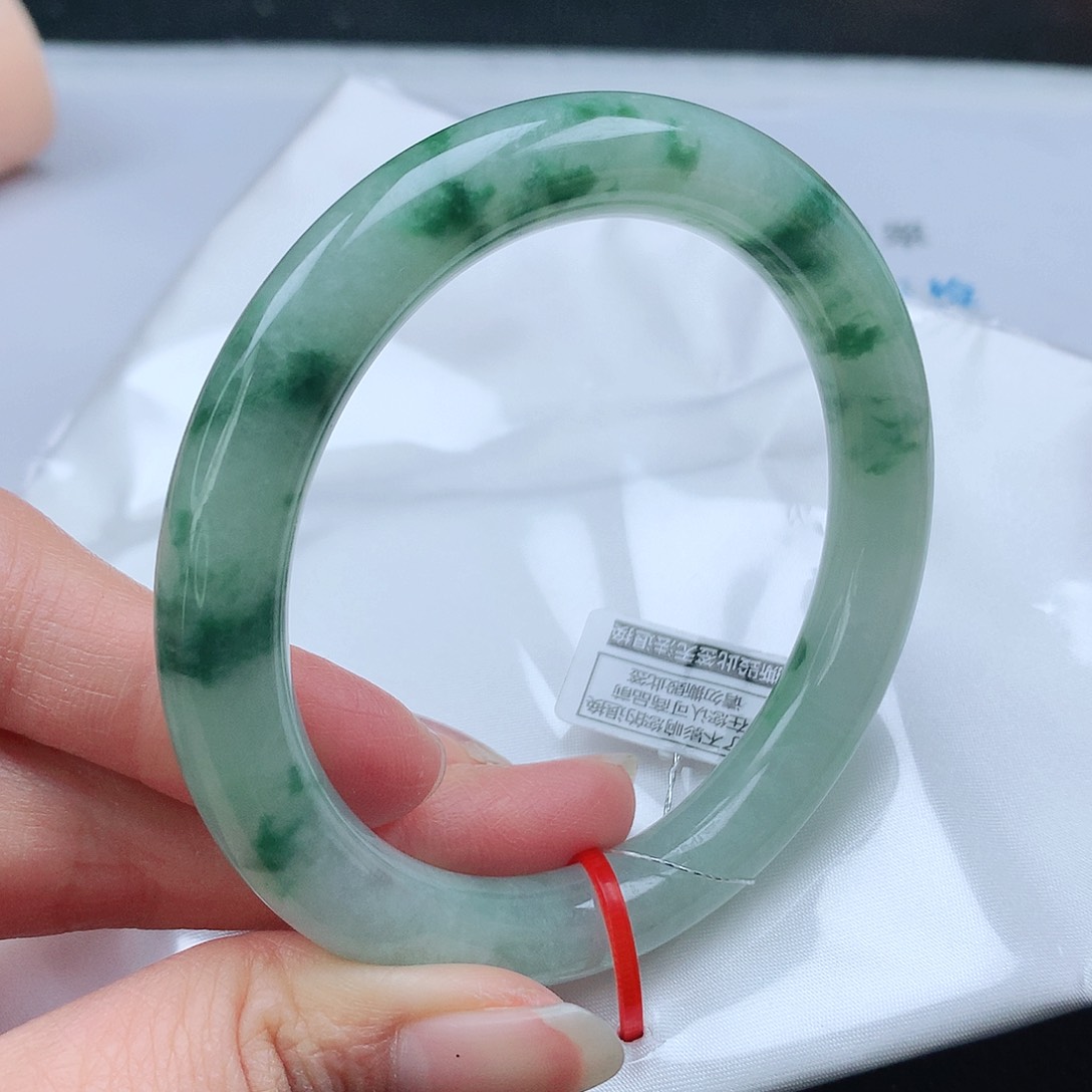 翡翠手镯（圆镯）未镶嵌58圆