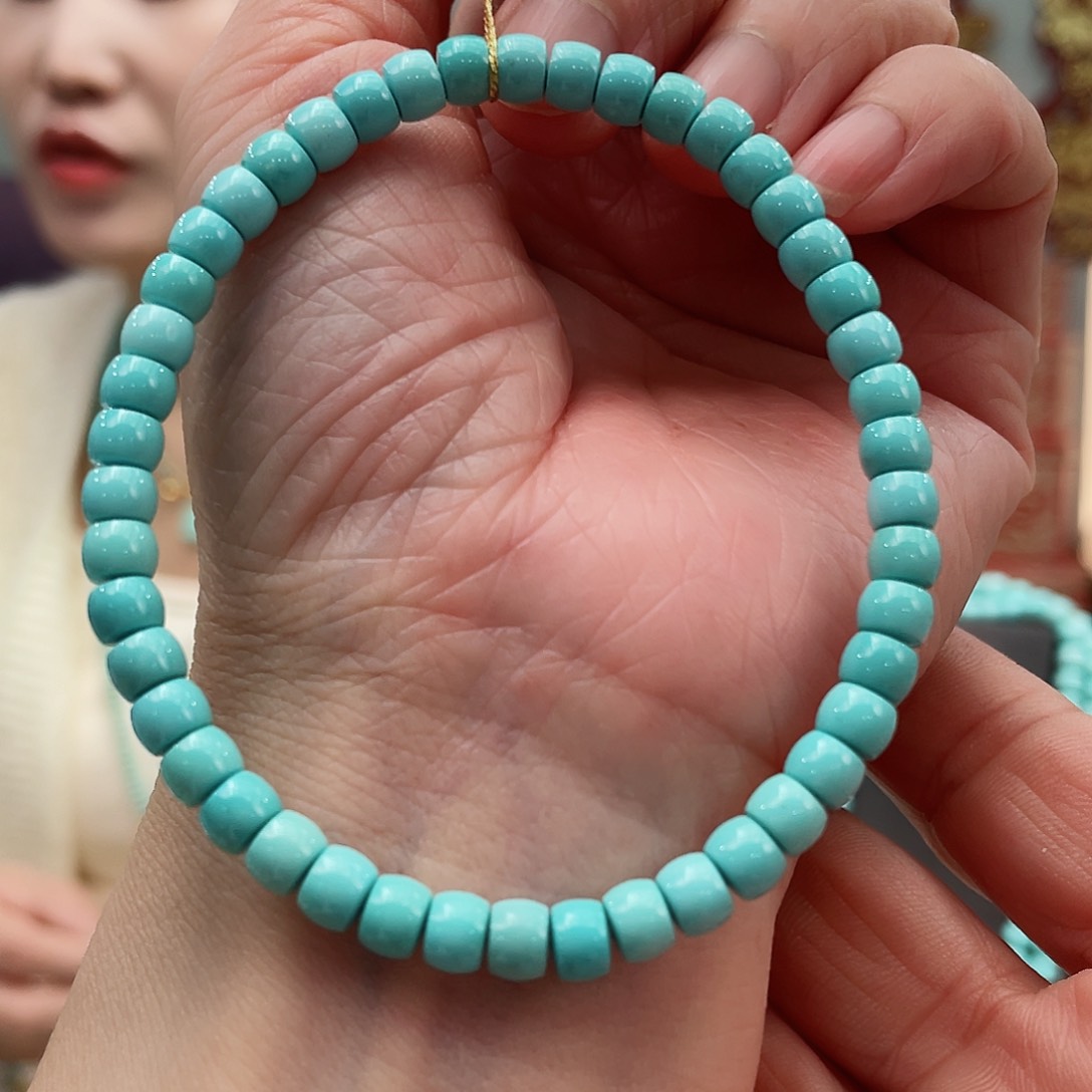 绿松石颈饰未镶嵌