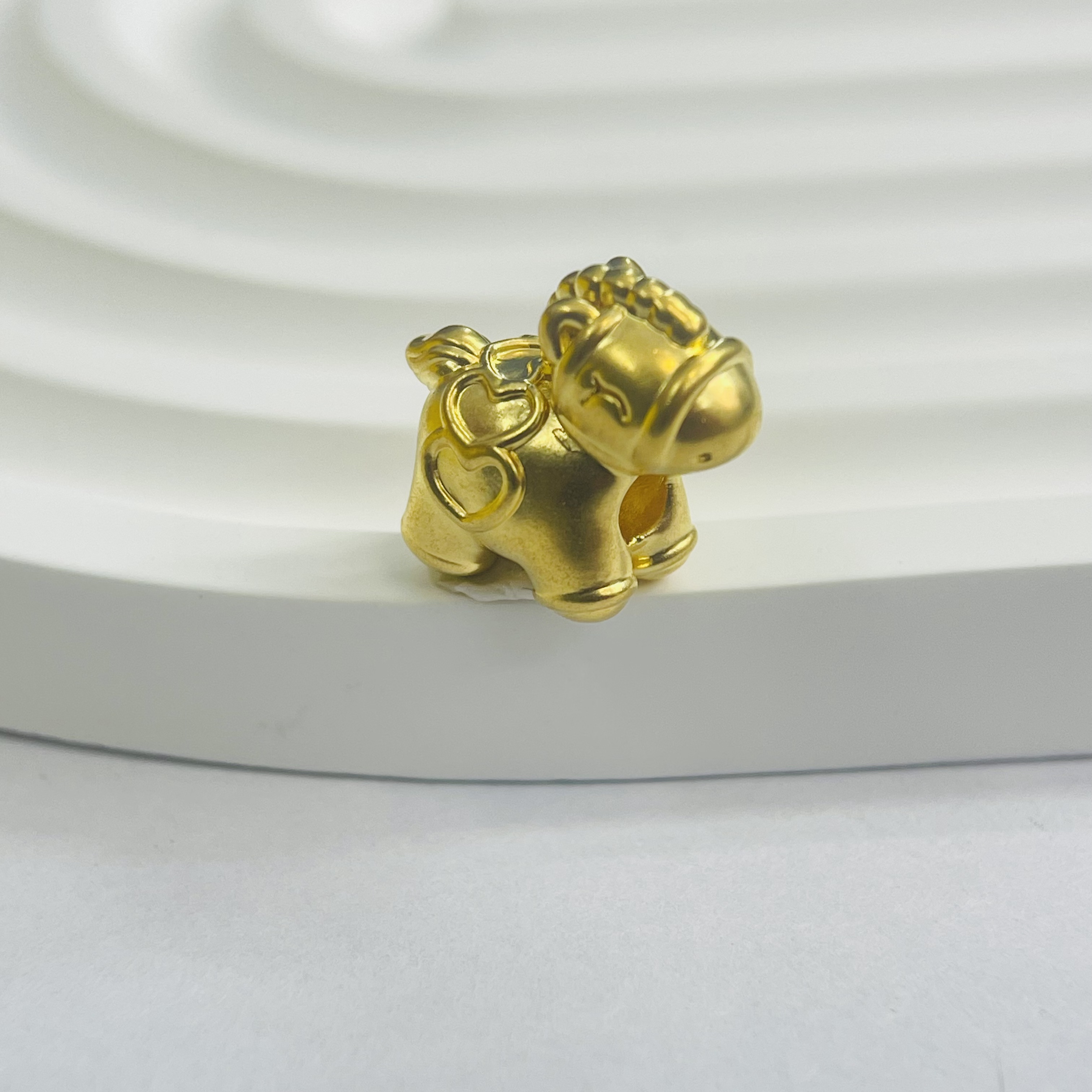黄金足金999爱心小马转运珠DP2929-01040