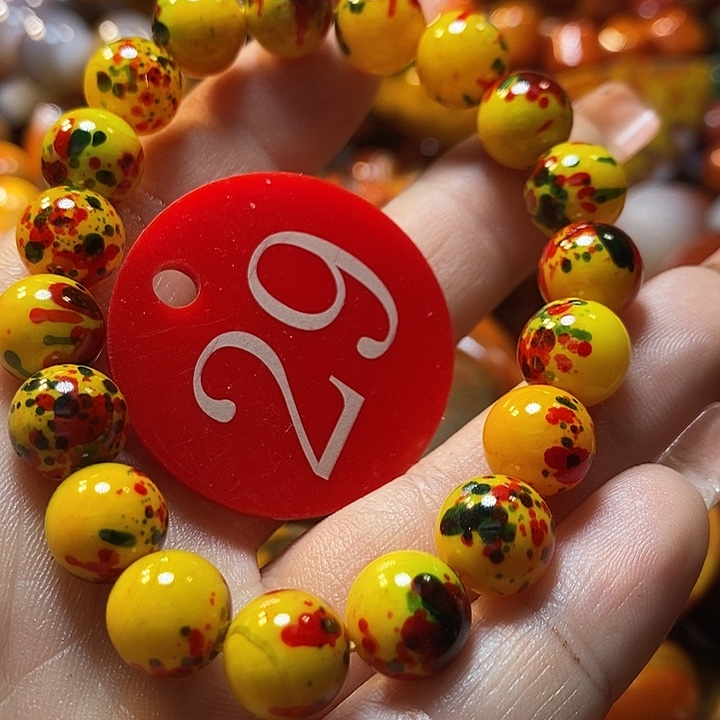 自***吸玛瑙/玉髓未镶嵌手链