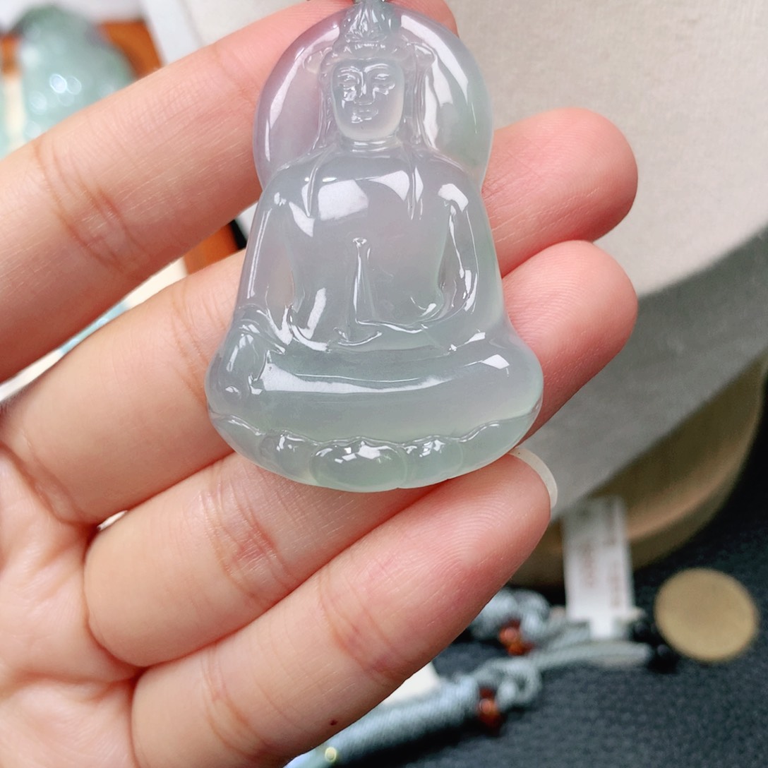 颈饰18K金镶嵌翡翠素衣