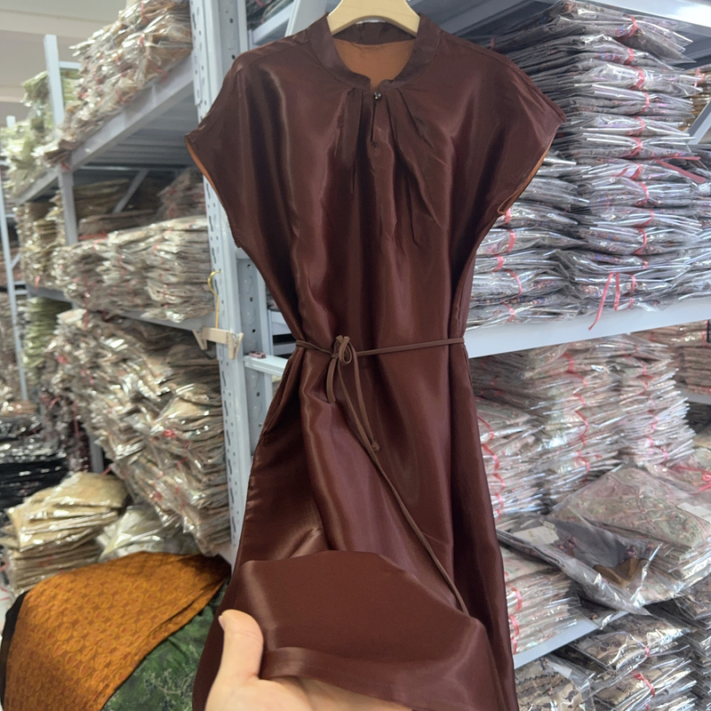 7780款新中式长款连衣裙【红油皮】