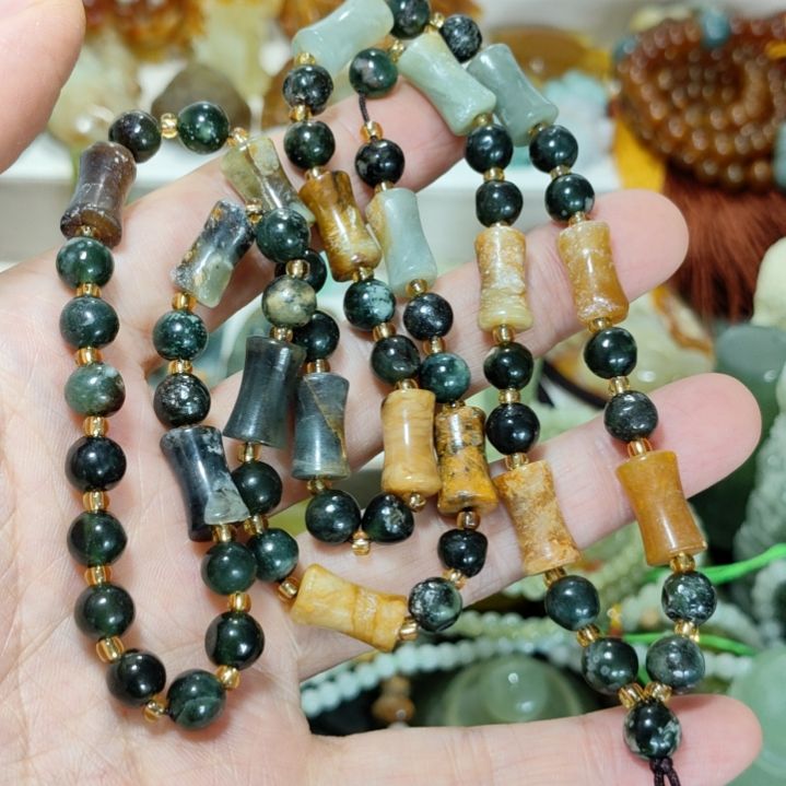 一***鱼岫玉未镶嵌链子微瑕