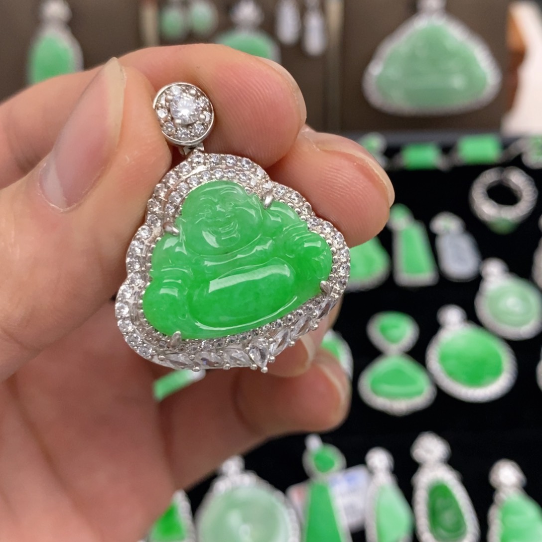 翡翠颈饰银S925镶嵌天然翡翠