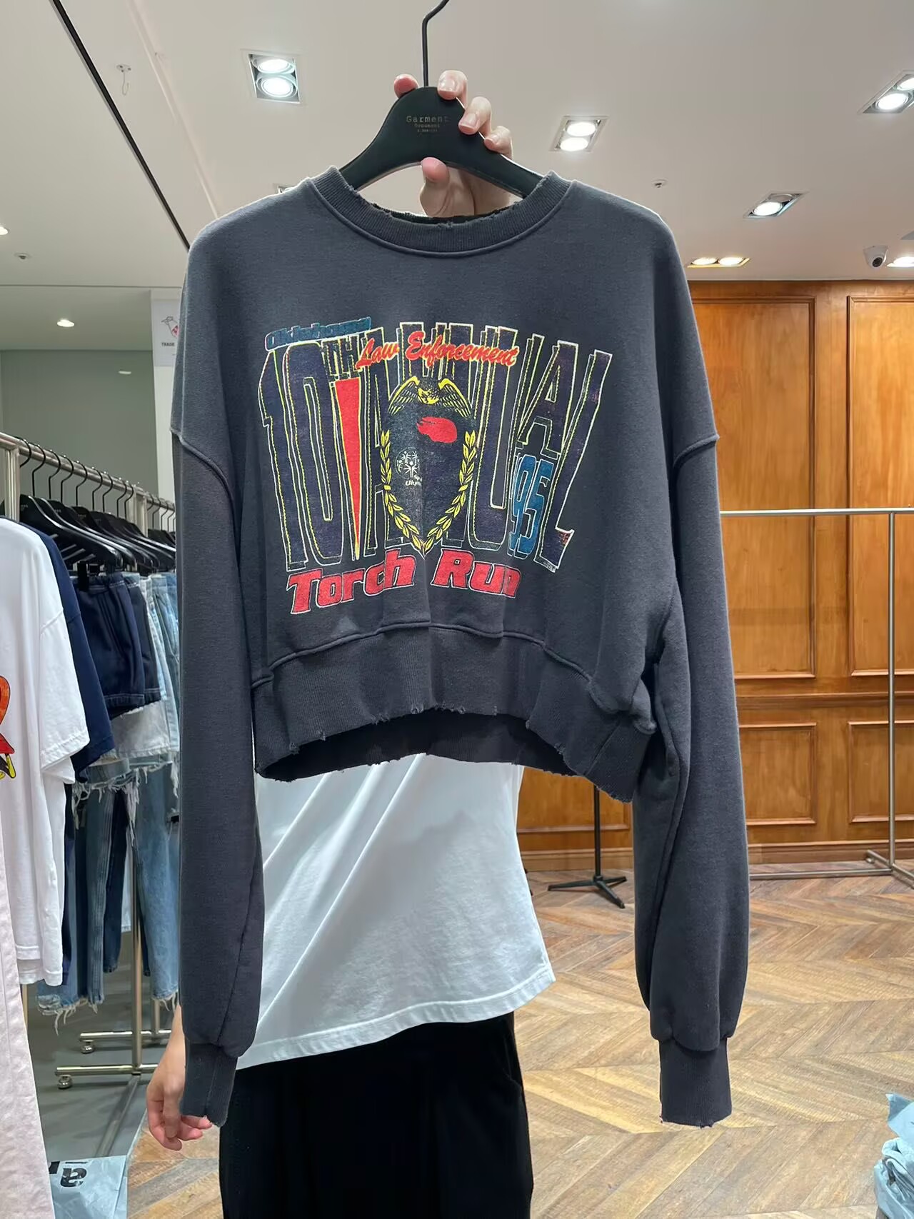 瑕疵~N0退~公鸡墨色上衣