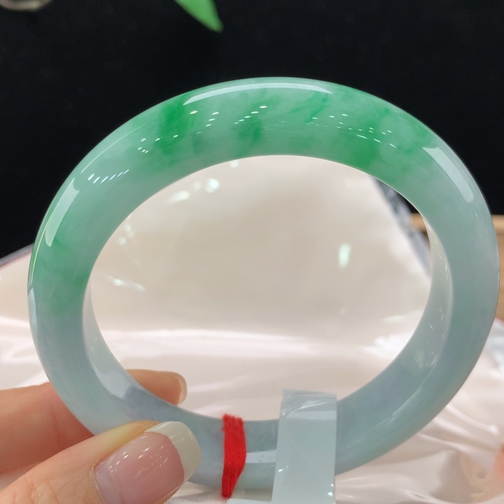翡翠手镯未镶嵌111-1014