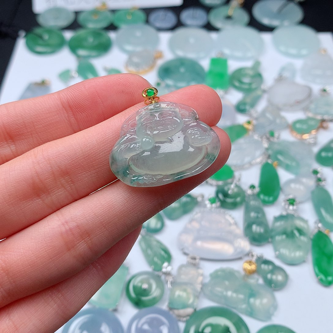 翡翠颈饰18K金镶嵌天然翡翠