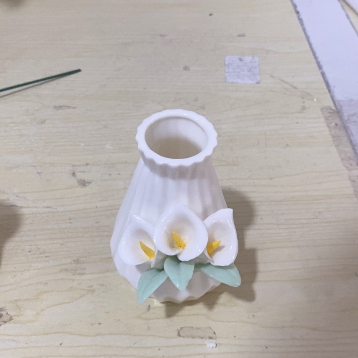 摆件陶瓷材料的生产
