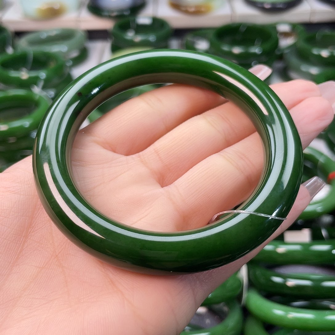 和田玉（碧玉）手镯未镶嵌