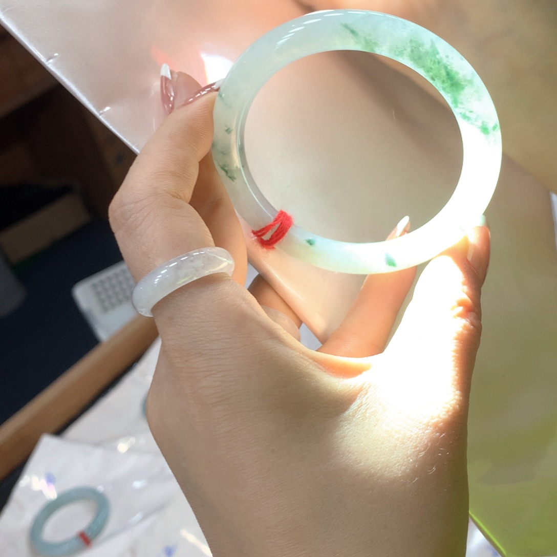 未镶嵌手镯翡翠买断