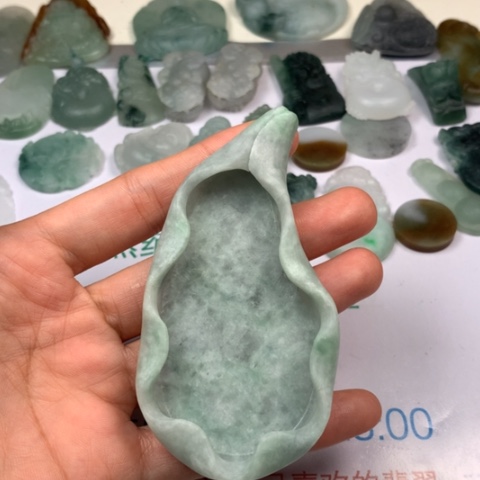 定制翡翠翡翠未镶嵌牛*