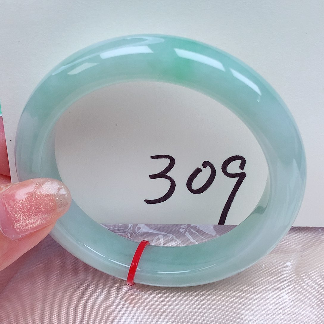 翡翠手镯未镶嵌翡翠