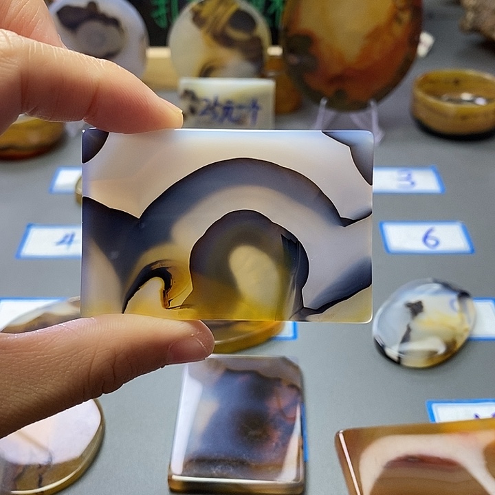 玛瑙/玉髓未镶嵌珠宝半成品111