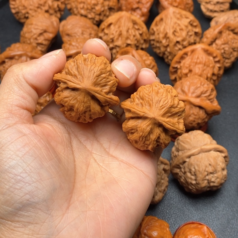 【闪购商品】文玩核桃把件相****）野狼