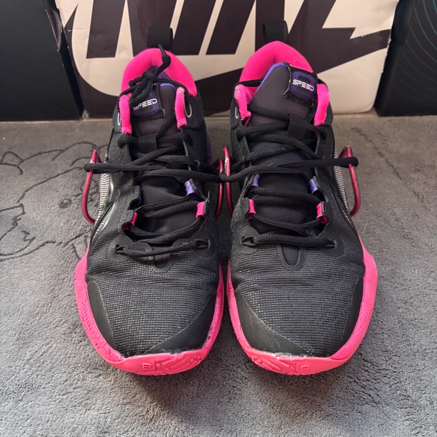 闪击8 黑红 41.5码