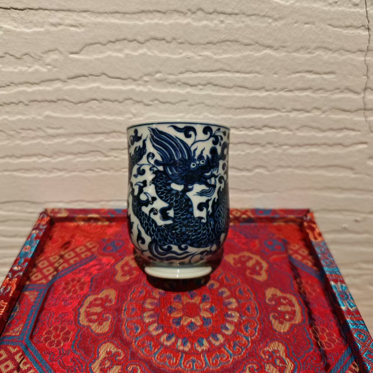 古古景德镇瓷器溯源行占春生窑龙穿缠枝凯恩杯—zcsy920