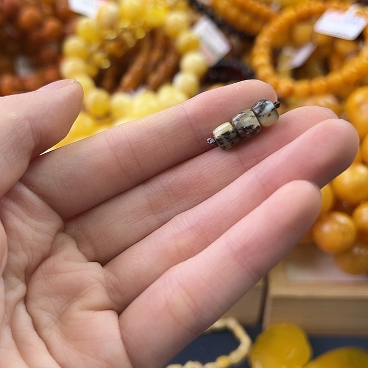未镶嵌琥珀珠宝奇石