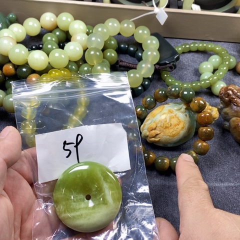 未镶嵌蛇纹石玉手链