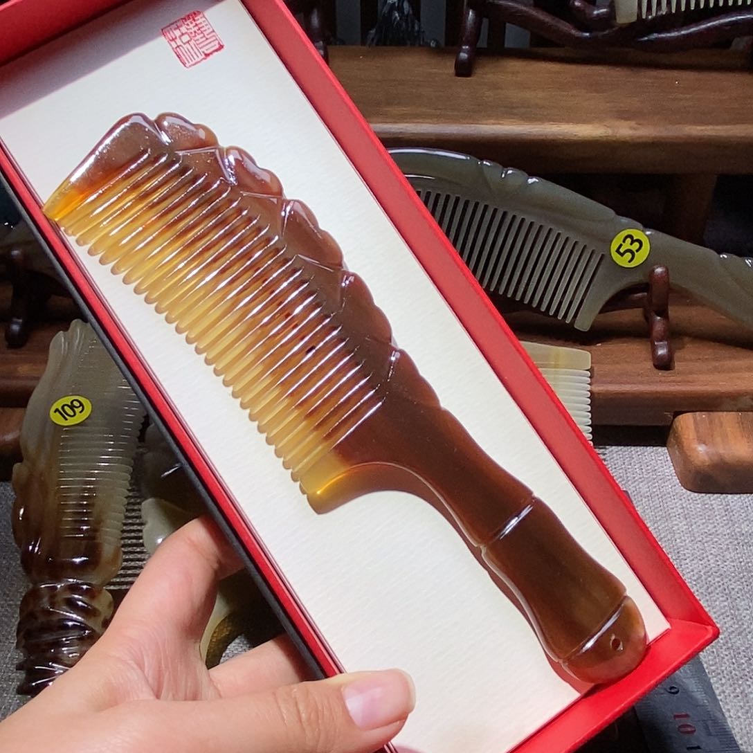 088 枫叶牛角梳牛角梳