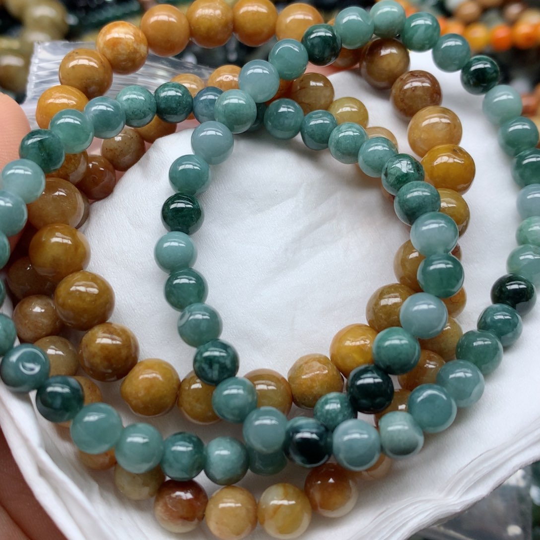 翡翠颈饰未镶嵌珠子