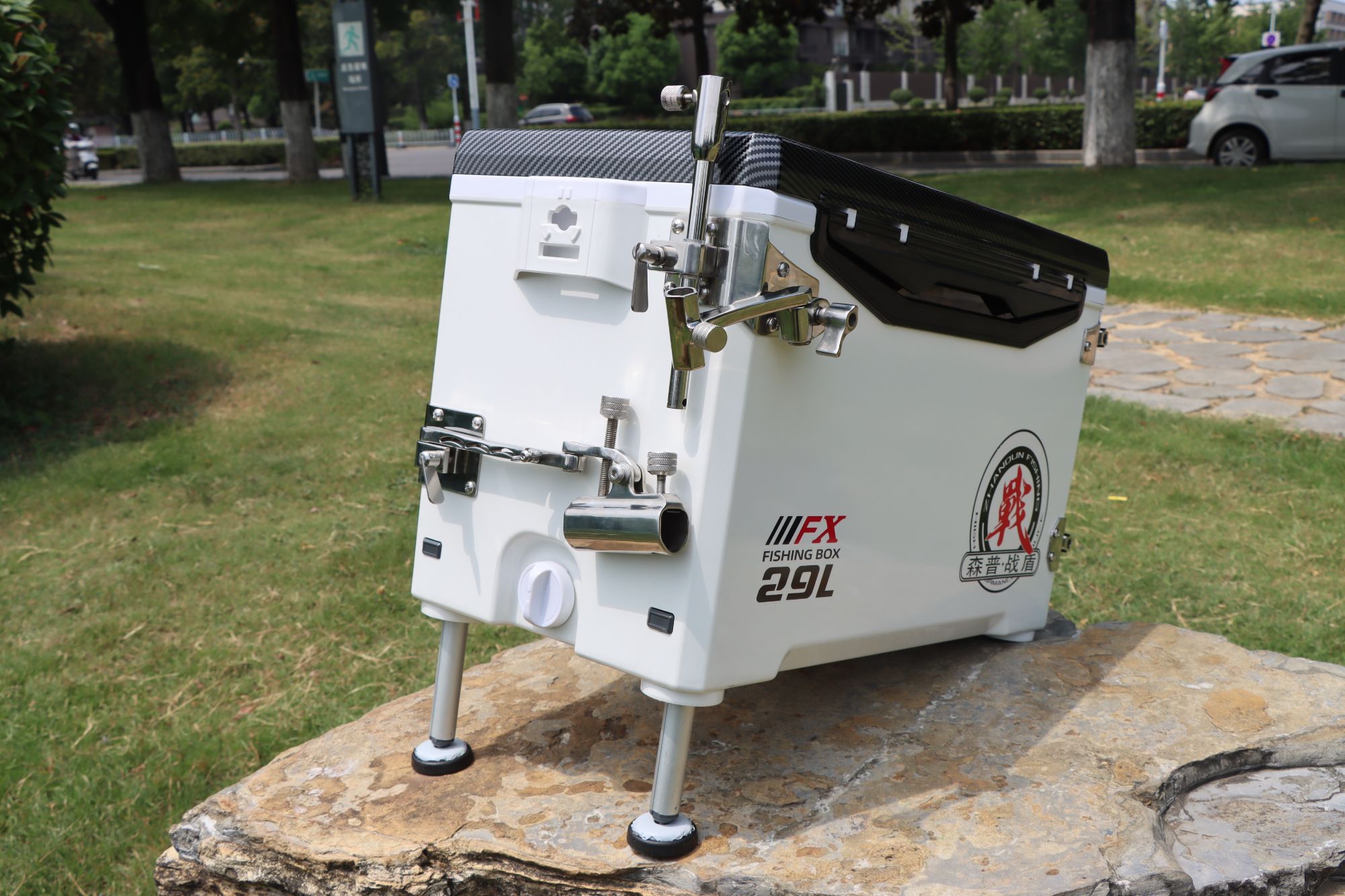 2025款战盾烤漆钓箱无极升降低坐姿多功能可坐超轻钓鱼箱29L