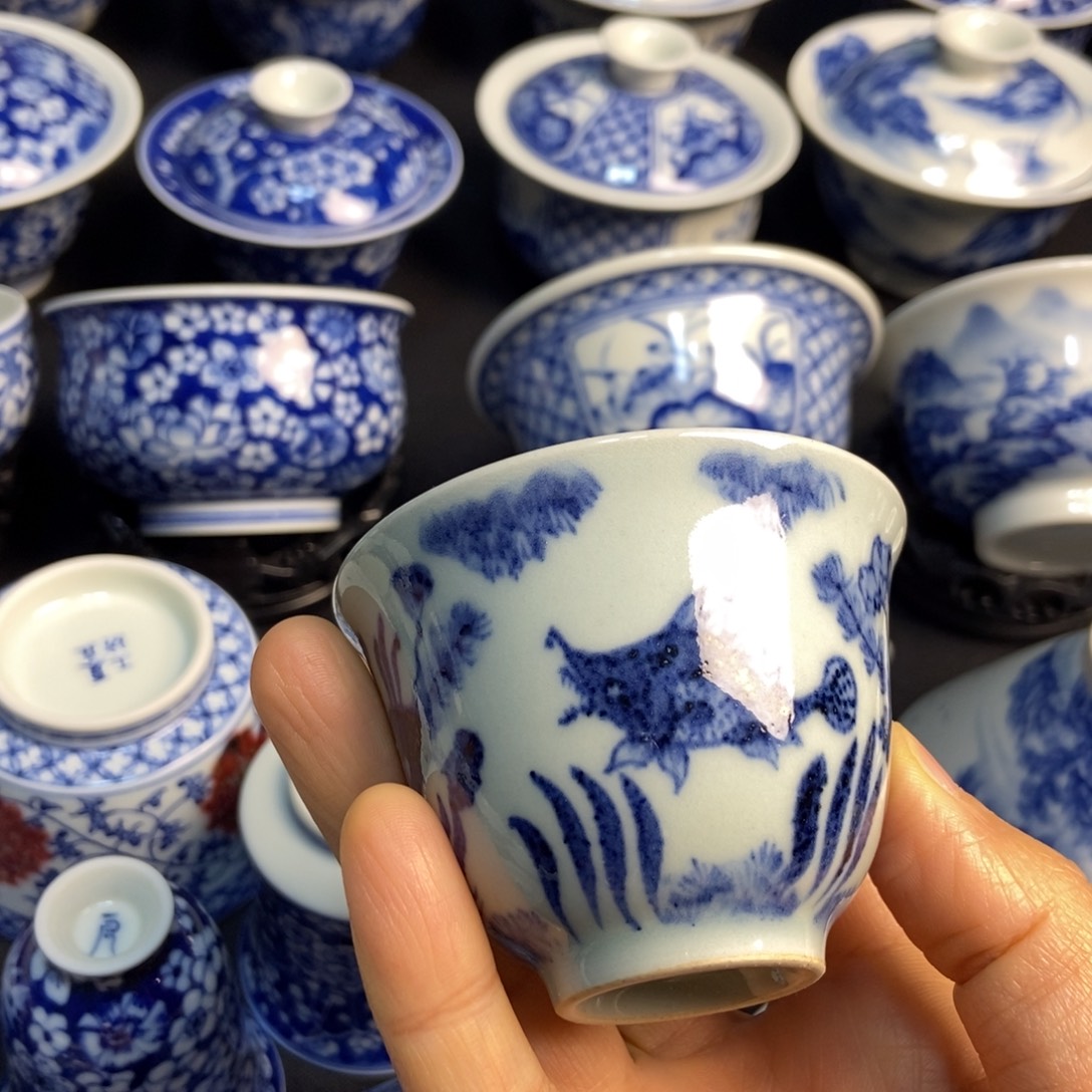 陶瓷铃铛鱼藻纹主人杯