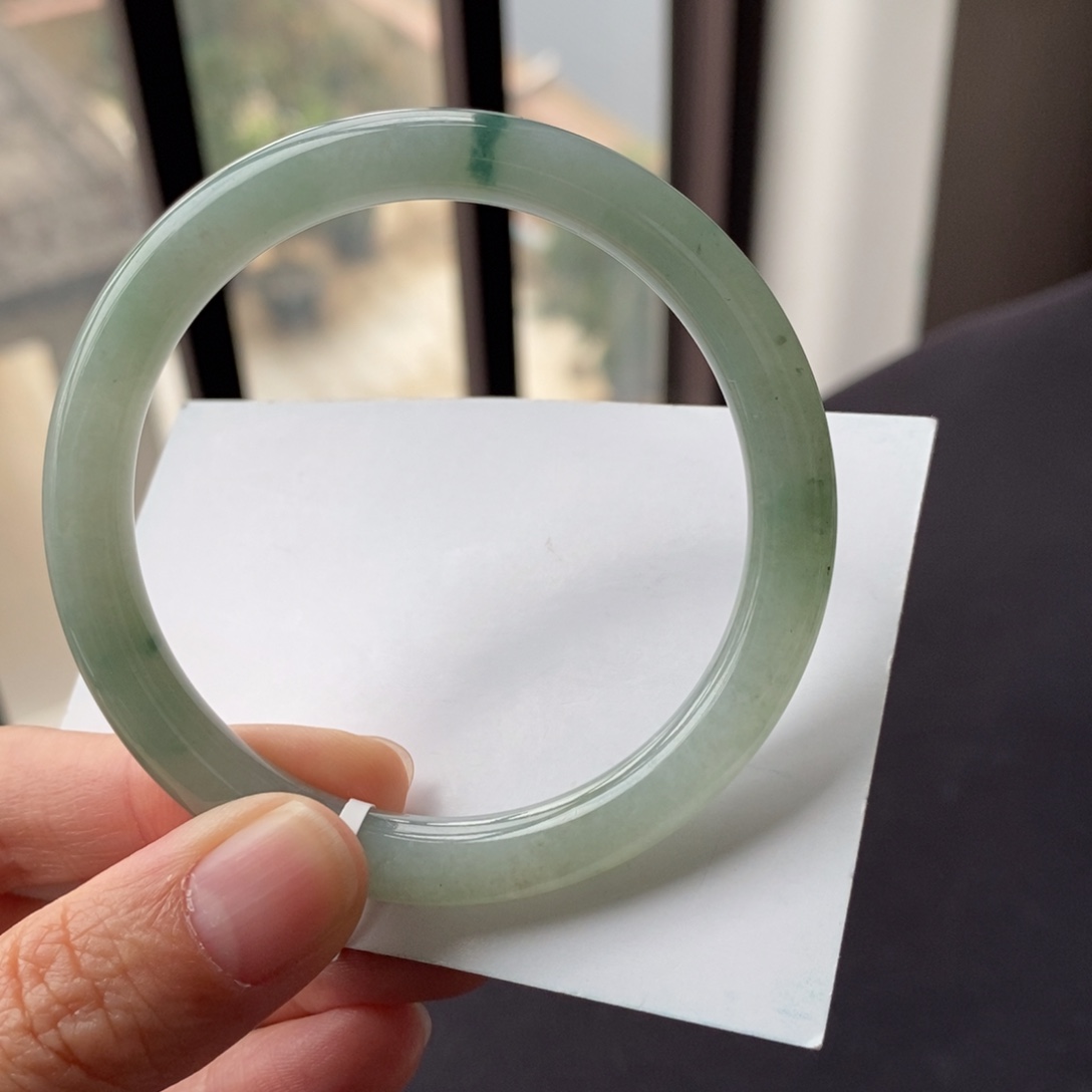 翡翠未镶嵌手镯53.6美人条湖水绿