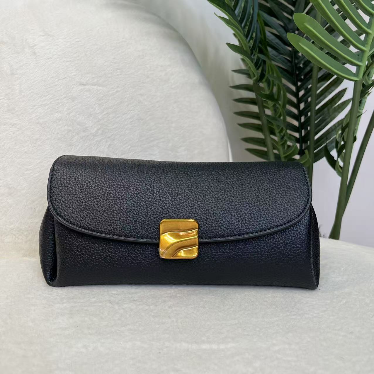 叶芷 枕头包包女高级感百搭斜挎包时尚单肩 228新1