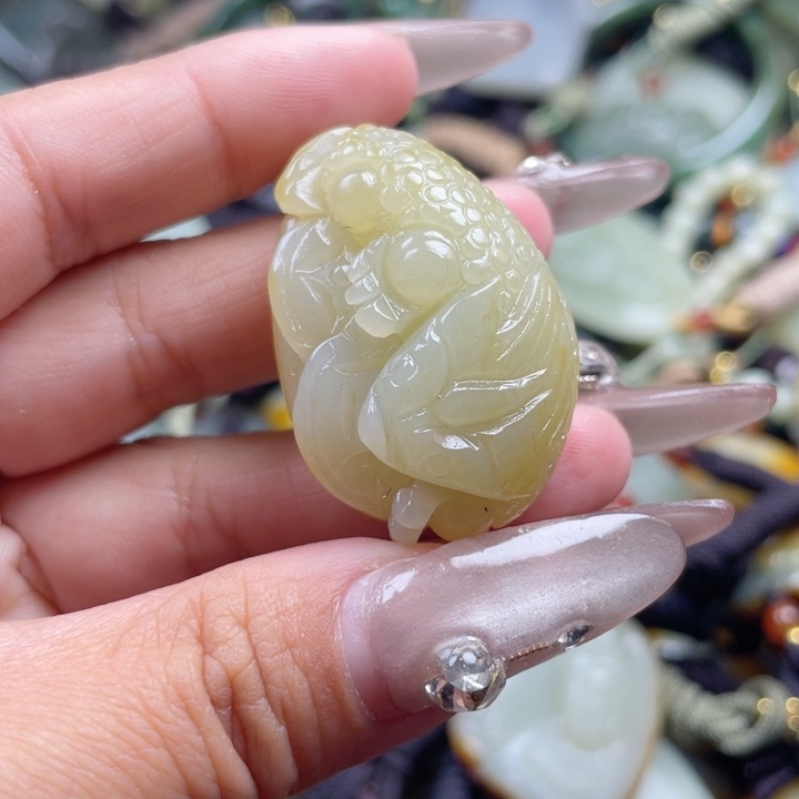 和田玉颈饰未镶嵌