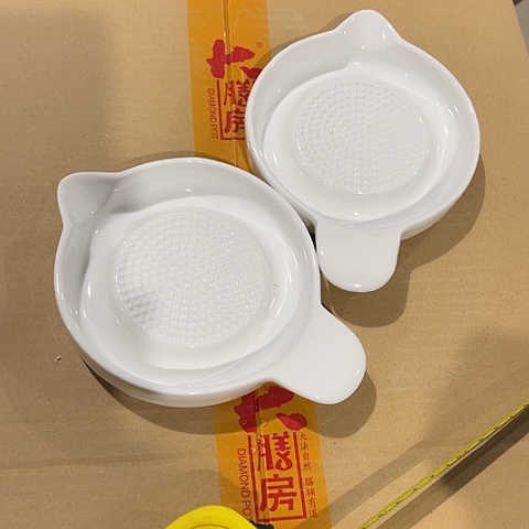 微瑕，不能明火，口径12，高2，2个磨