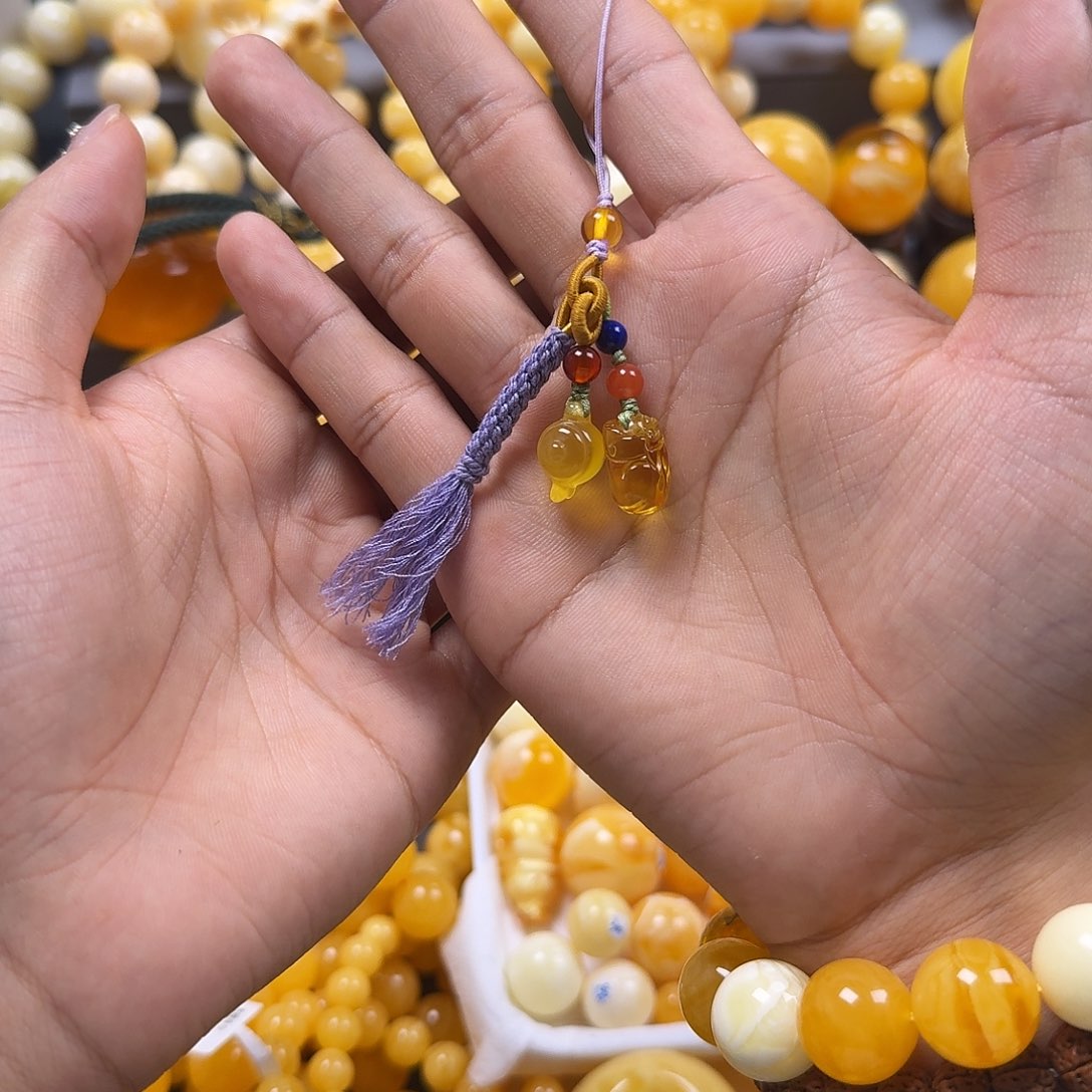 琥珀珠宝奇石未镶嵌